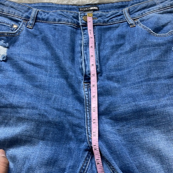 Fashion Nova Flare Jeans - Picture 6 of 8
